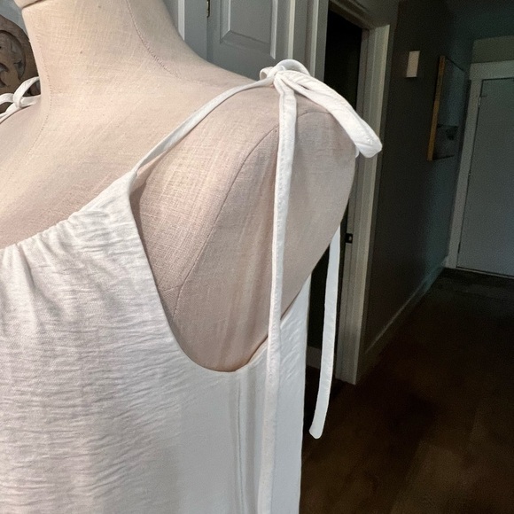 SUGARLIPS white tied spaghetti straps summer dress with ruffle and lace - Picture 4 of 15